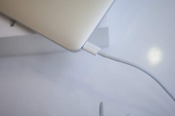 Macbook 12 inch bị “khoá” ngay khi xuất hiện tại Việt Nam 15