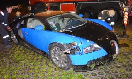 Đâm hỏng xe Bugatti Veyron ngay trong buổi chạy thử 2