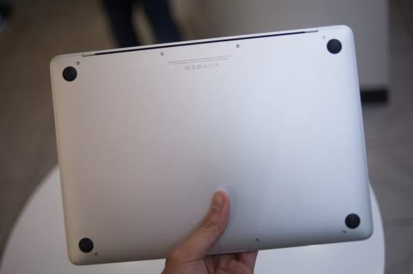 Macbook 12 inch bị “khoá” ngay khi xuất hiện tại Việt Nam 16