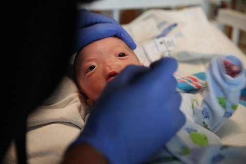 Video: Hy hữu cậu bé sinh ra không có mũi 3