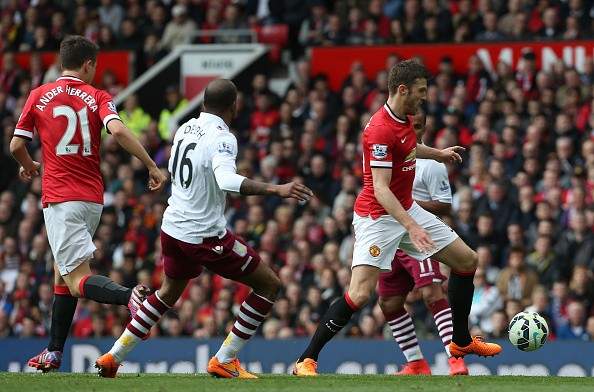 Đánh bại Aston Villa 3-1, M.U trở lại Top 3 12