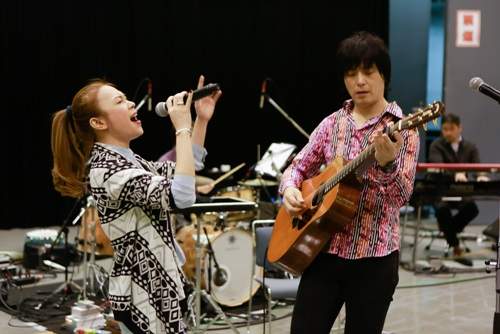 Mỹ Tâm giản dị tập hát với nghệ sĩ guitar hàng đầu Nhật Bản 6