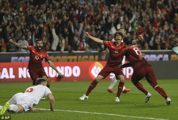 Ronaldo im tiếng trong chiến thắng của Bồ Đào Nha 4