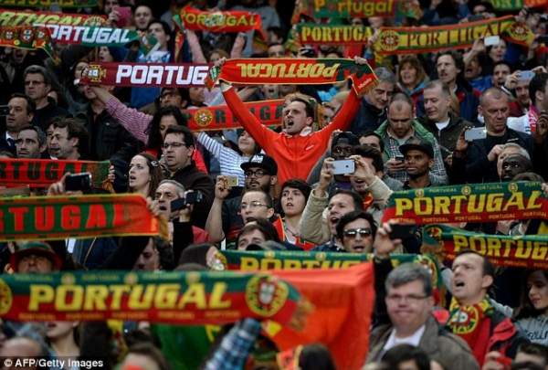 Ronaldo im tiếng trong chiến thắng của Bồ Đào Nha 9