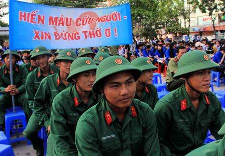 Hành trình đỏ 2015: “Kết nối dòng máu Việt” 2