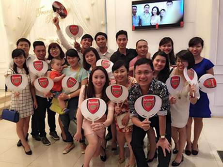 Đám cưới đặc biệt của nữ cổ động viên Arsenal ở Hà Nội 7
