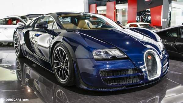 Siêu xe Bugatti Veyron Super Sport màu độc tại Dubai 2