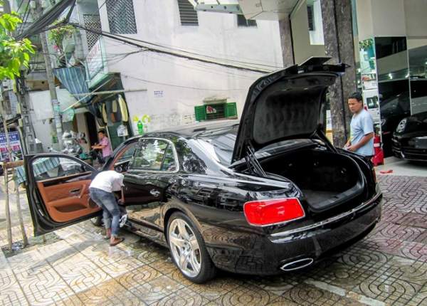 Bentley đời mới giá 13 tỷ đeo biển đẹp tại Sài Gòn 3