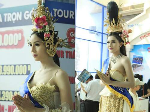 Mẫu chuyển giới Thái mặc váy ngắn dạo chơi ở Hà Nội 2