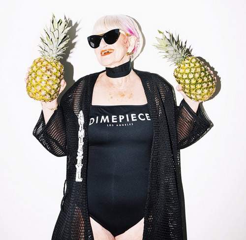 Cụ bà 86 tuổi cuốn hút kỳ lạ quảng cáo áo tắm 3