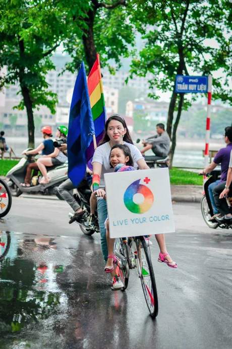 9X đạp xe xuyên Việt ủng hộ người đồng tính 2