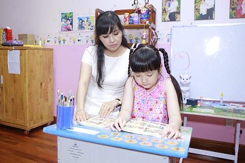 Cuộc sống con gái Trang Nhung thay đổi sau VN"s got talent 7