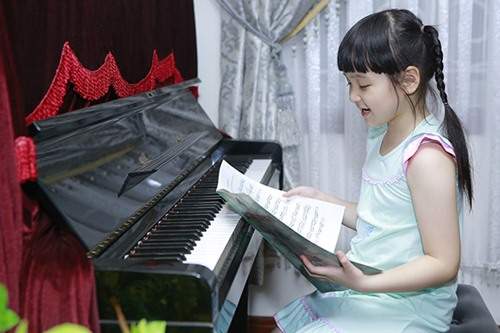 Cuộc sống con gái Trang Nhung thay đổi sau VN"s got talent 6