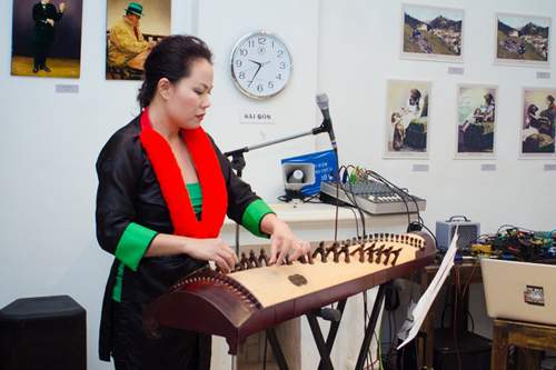 Nghệ sĩ Việt, Mỹ kết hợp nhạc dân tộc với âm thanh điện tử 3