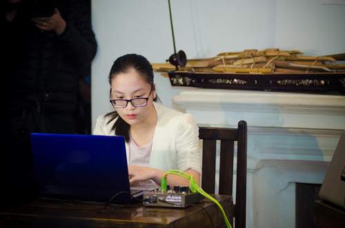 Nghệ sĩ Việt, Mỹ kết hợp nhạc dân tộc với âm thanh điện tử 6