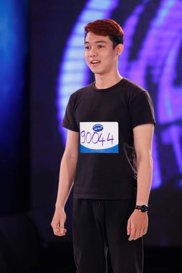 Hot boy bán kẹo kéo xuất hiện trong tập 2 Vietnam Idol 7