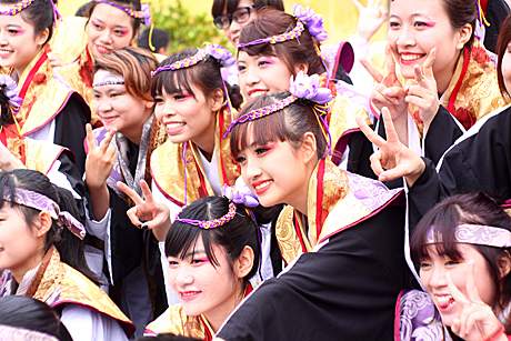 Nữ sinh Việt cuốn hút trong điệu múa yosakoi Nhật Bản 6
