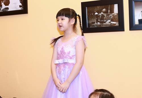 Vợ chồng Trang Nhung "nhà trăm tỷ" mở tiệc cho con gái 21
