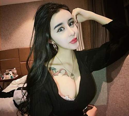 Khuôn mặt méo mó đáng sợ của mẫu teen Trung Quốc 5
