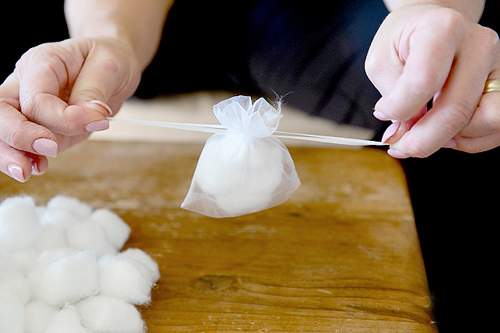 Cách làm túi thơm đơn giản khử mùi ẩm mốc 4