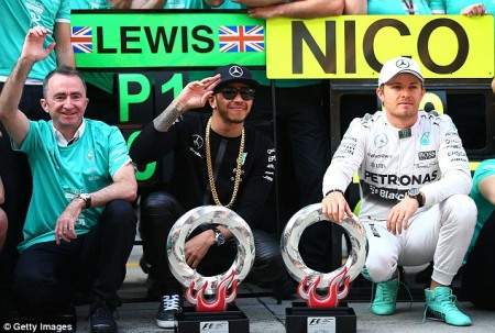 Lewis Hamilton giành chiến thắng tuyệt đối 5