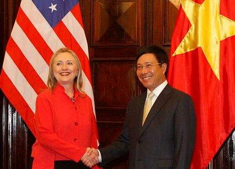 Hillary Clinton và 4 lần tới Việt Nam 12