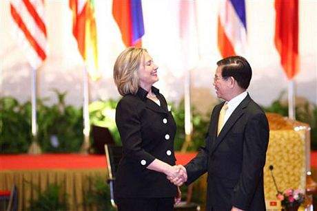 Hillary Clinton và 4 lần tới Việt Nam 10