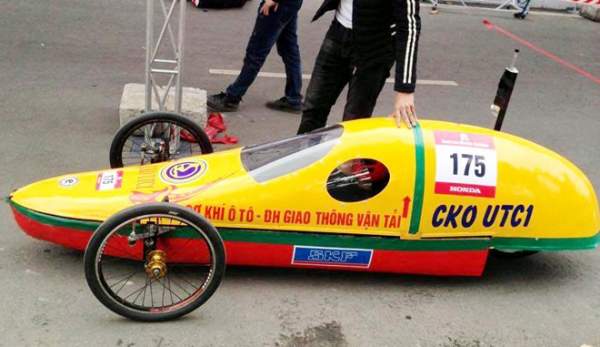 Xe tự chế chạy gần 1.000 km với một lít xăng ở Việt Nam