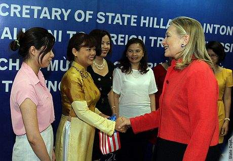Hillary Clinton và 4 lần tới Việt Nam 13