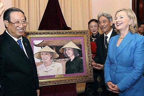 Hillary Clinton và 4 lần tới Việt Nam 6