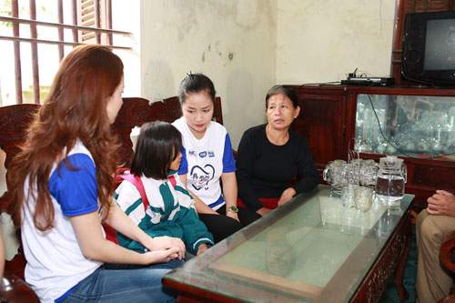 Đan Lê, Ốc Thanh Vân về nông thôn dạy trẻ chăm sóc răng 24