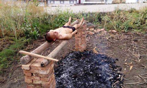 Người đàn ông tự “nướng” mình trên lửa để chữa ung thư 2