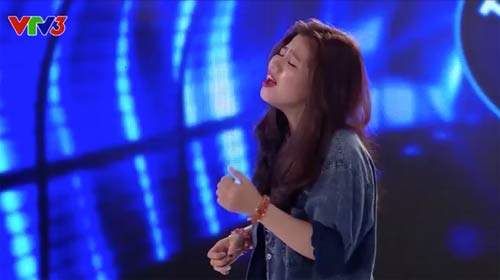 "Chàng trai kẹo kéo" khóc nức nở trong Vietnam Idol 6