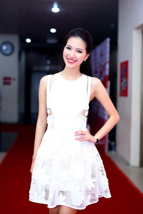 Linh Sunny bất ngờ trở thành MC Giọng hát Việt mùa 3 12