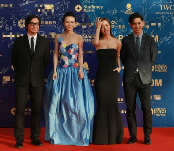 Mỹ nhân phim cấp 3 gây sốc trên thảm đỏ LHP Bắc Kinh 8
