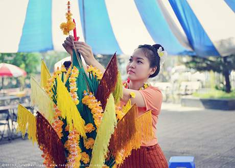 Nữ sinh Lào xúng xính váy áo chơi Tết Bunpimay trên đất Việt 3