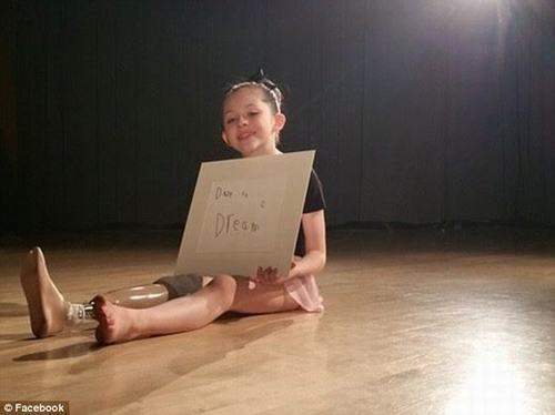 Bé gái múa ballet bằng 1 chân khiến triệu người rơi lệ 6
