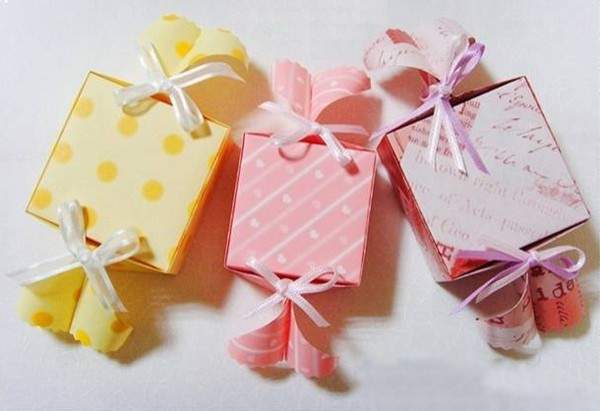 Cách làm hộp quà hình viên kẹo ngọt ngào mà đơn giản 6