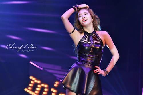 Ngắm bạn gái Lee Min Ho "sexy hết cỡ" trên sân khấu 13