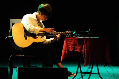 Thần đồng guitar Hàn Quốc mê hoặc khán giả thủ đô 2