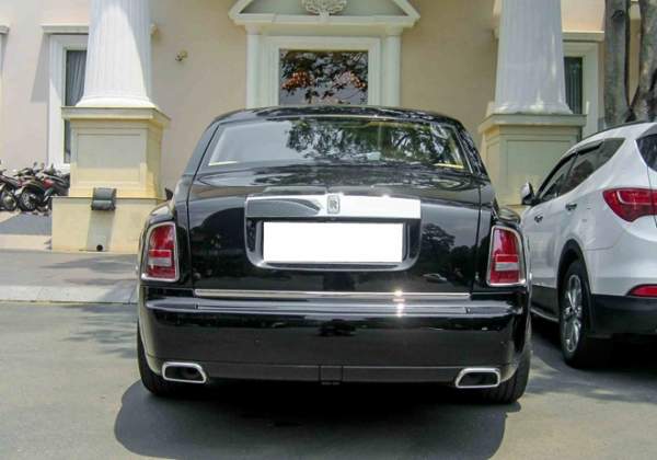 Rolls-Royce Phantom Series II giá 30 tỷ trên đường Sài Gòn 3