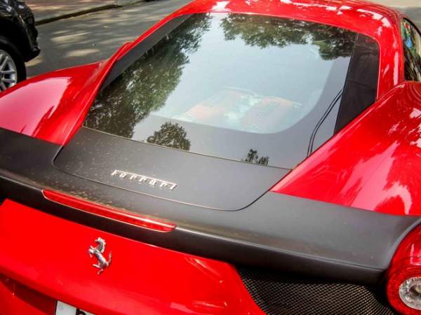 Ferrari 15 tỷ của thiếu gia Sài thành xuống phố 3