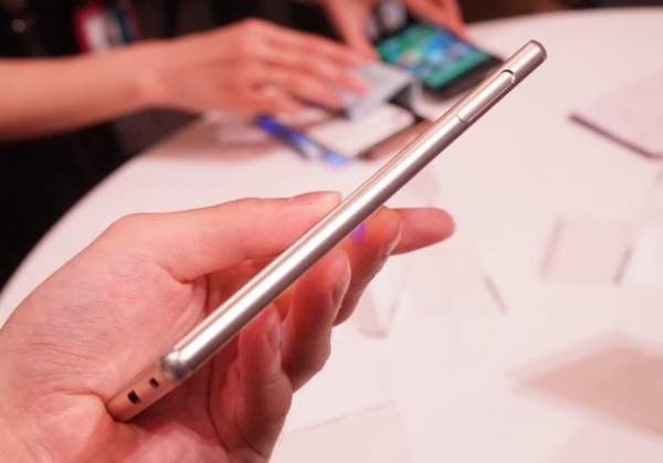 Ảnh thực tế Sony Xperia Z4 siêu mỏng vừa ra mắt 3