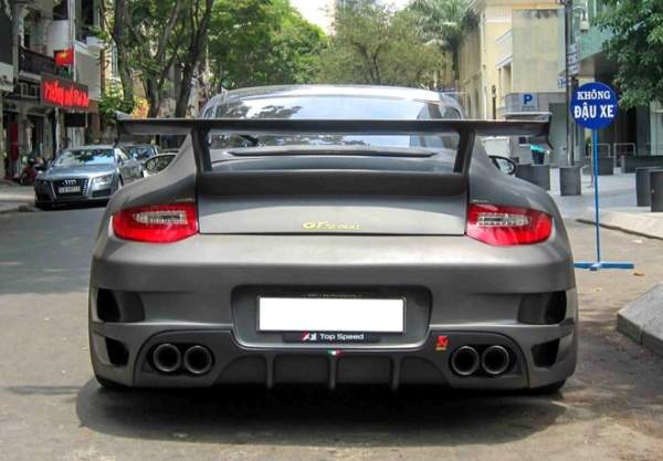 Siêu xe Porsche 911 độ hàng độc tại Sài Gòn 3