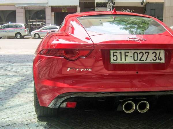 Xe thể thao Jaguar F-type S ở Sài Gòn 4