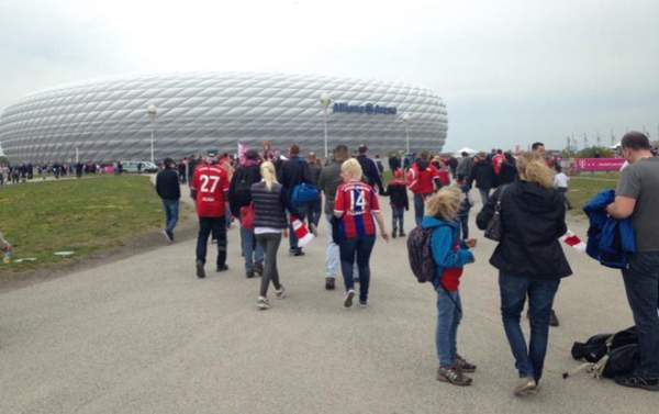 Bayern tiến gần ngôi vương, Man City quyết vượt M.U 5