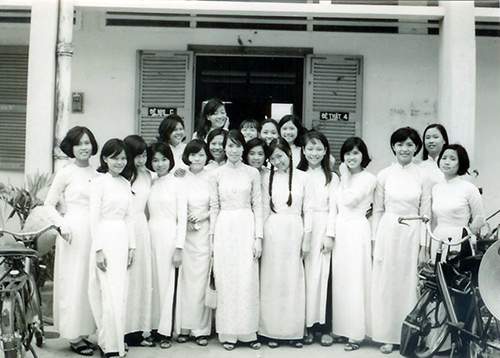 Nhớ chiếc áo "vạn người mê" của phụ nữ Sài Gòn xưa 18