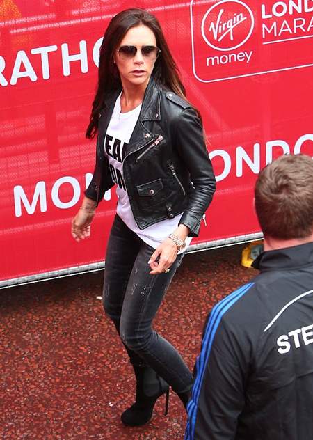 Victoria Beckham diện giày cao 14 cm đi cổ vũ con trai chạy việt dã 3