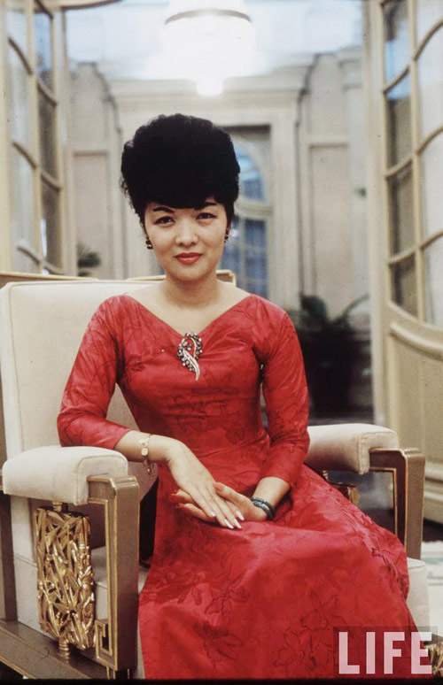 Nhớ chiếc áo "vạn người mê" của phụ nữ Sài Gòn xưa 36