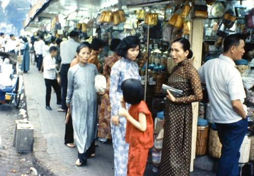 Nhớ chiếc áo "vạn người mê" của phụ nữ Sài Gòn xưa 12